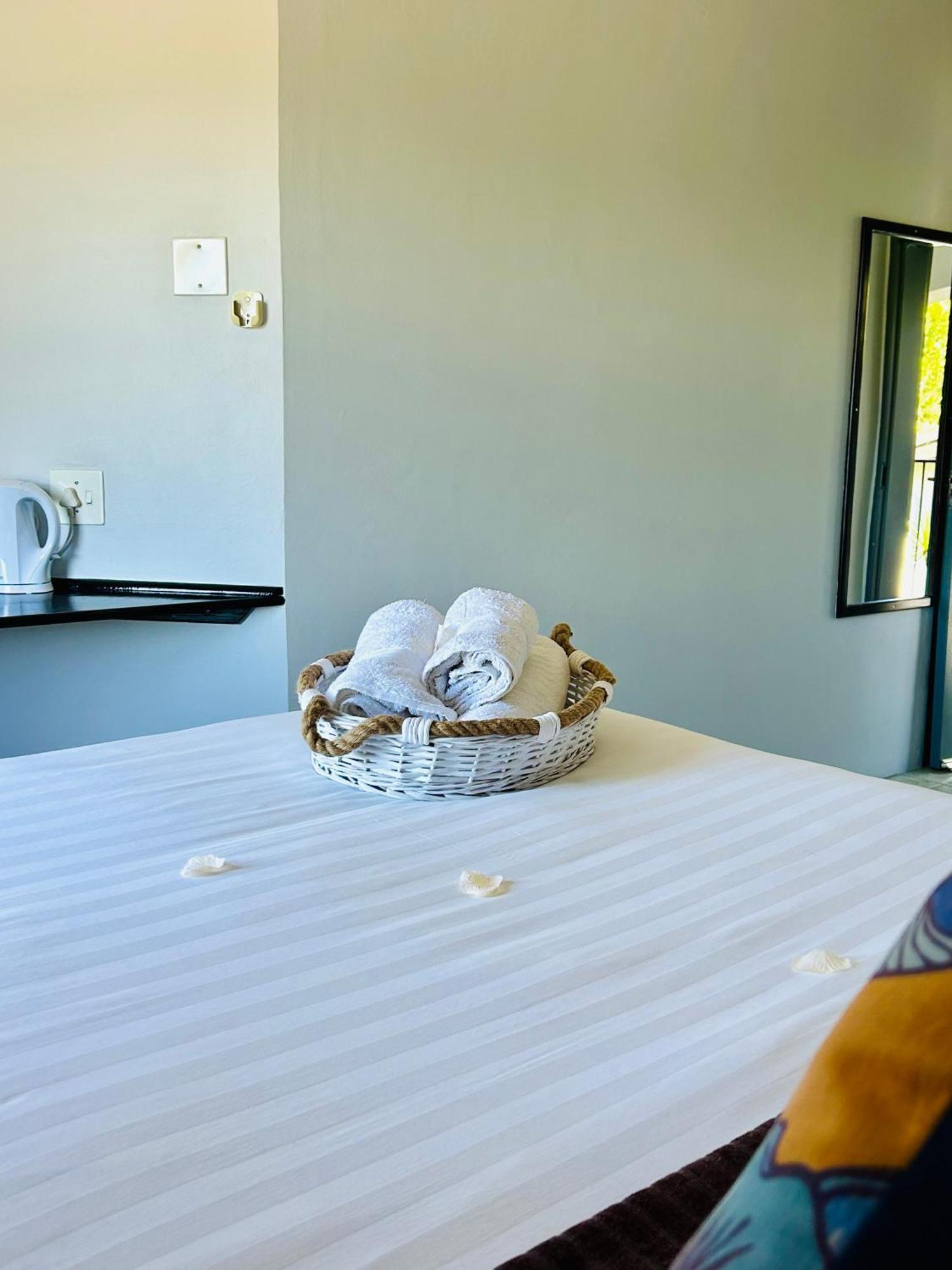 Skyfly Bed & Breakfast มันซีนี ภายนอก รูปภาพ